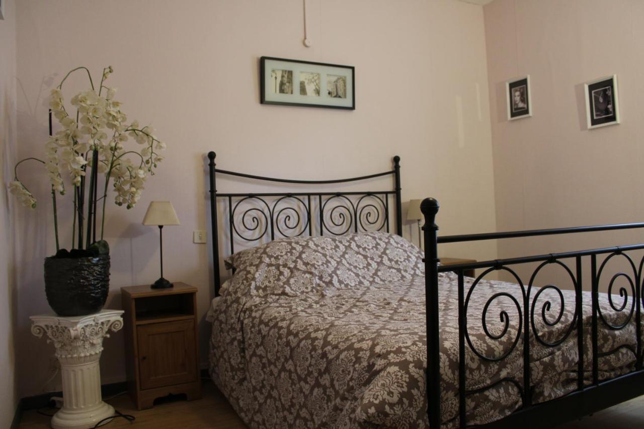 Le Chat Botté - Vankantiehuis in Languedoc-Roussillion Bed and Breakfast Routier Esterno foto